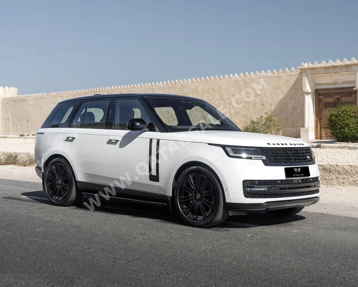 Land Rover  Range Rover  Vogue SE  2023  Automatic  49,000 Km  8 Cylinder  Four Wheel Drive (4WD)  SUV  White  With Warranty