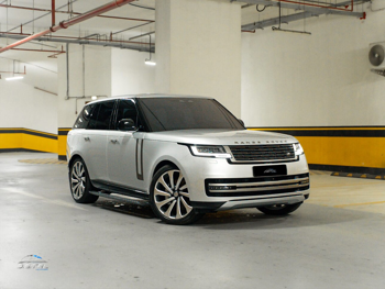 Land Rover  Range Rover  Vogue  2023  Automatic  35,500 Km  6 Cylinder  Four Wheel Drive (4WD)  SUV  Silver