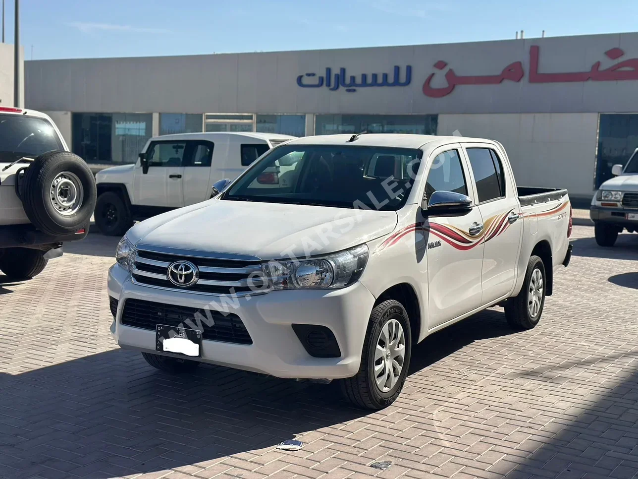 تويوتا هاي لوكس 2021 عادي 131,000 كم 4 سلندر دفع خلفي بيكب أبيض