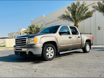 GMC  Sierra  2012  Automatic  257,000 Km  8 Cylinder  Four Wheel Drive (4WD)  Pick Up  Brown
