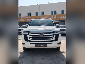 Toyota  Land Cruiser  VXR Twin Turbo  2022  Automatic  79,000 Km  6 Cylinder  Four Wheel Drive (4WD)  SUV  White