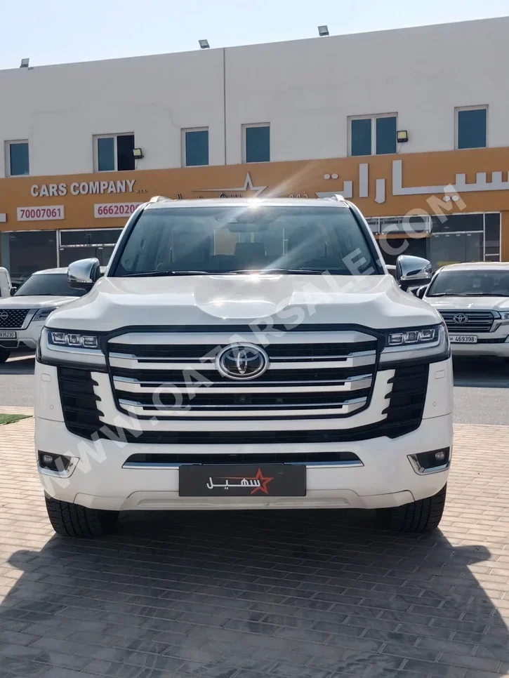 Toyota  Land Cruiser  VXR Twin Turbo  2022  Automatic  79,000 Km  6 Cylinder  Four Wheel Drive (4WD)  SUV  White
