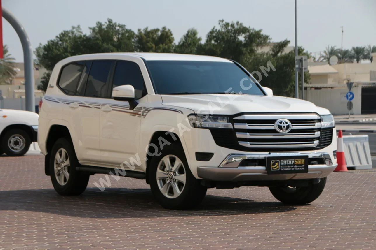 Toyota  Land Cruiser  GXR  2022  Automatic  48,000 Km  6 Cylinder  Four Wheel Drive (4WD)  SUV  White  With Warranty