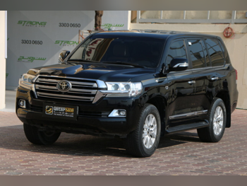 Toyota  Land Cruiser  VXR  2021  Automatic  54,000 Km  8 Cylinder  Four Wheel Drive (4WD)  SUV  Black