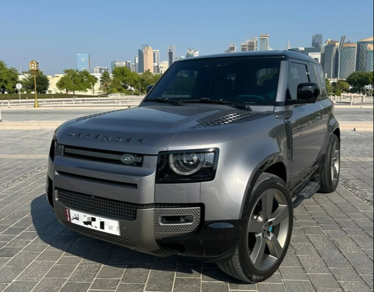 Land Rover  Defender  110 HSE  2022  Automatic  68,000 Km  6 Cylinder  Four Wheel Drive (4WD)  SUV  Gray  With Warranty