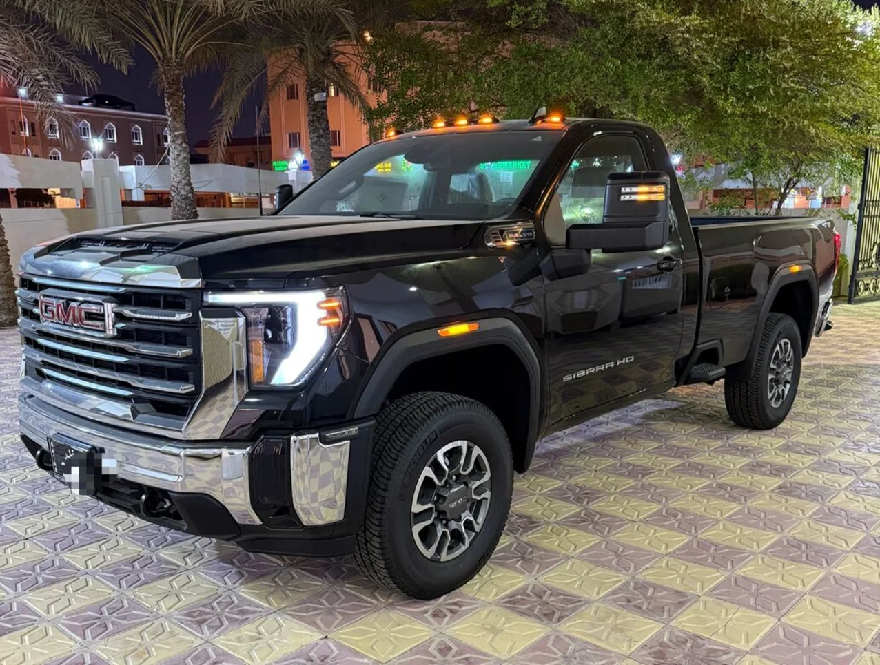 GMC  Sierra  2500 HD  2025  Automatic  0 Km  8 Cylinder  Four Wheel Drive (4WD)  Pick Up  Black  With Warranty
