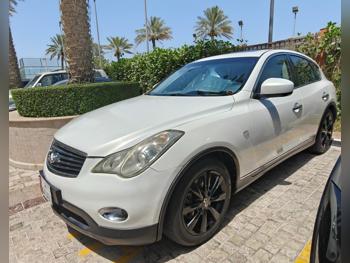 انفنيتي اي اكس 35 2009 اوتوماتيك 125,000 كم 6 سلندر اس يو في أبيض