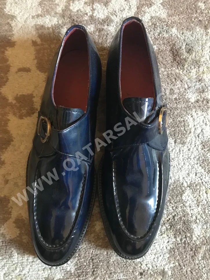 أحذية جلد اصلي  أزرق مقاس 41  ايطاليا  رجالي