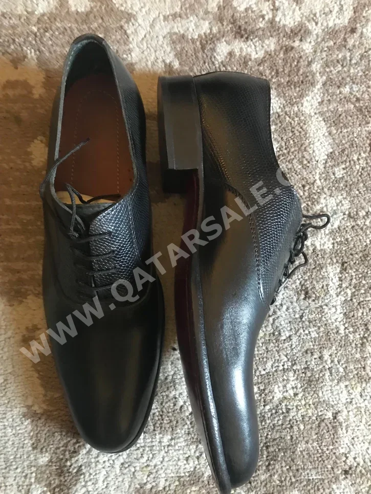 أحذية جلد اصلي  أسود مقاس 41  ايطاليا  رجالي
