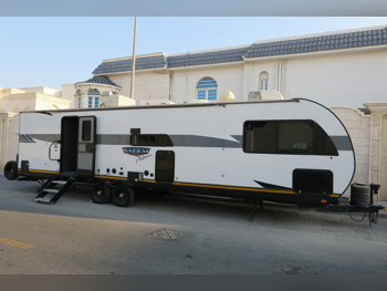 كرفان - فوريست رفر  - 2024  - أبيض