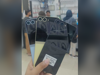 هواتف نقالة سامسونج  - جالاكسي زد  - فليب  - أسود  - 256 جيجابايت  - تحت الضمان