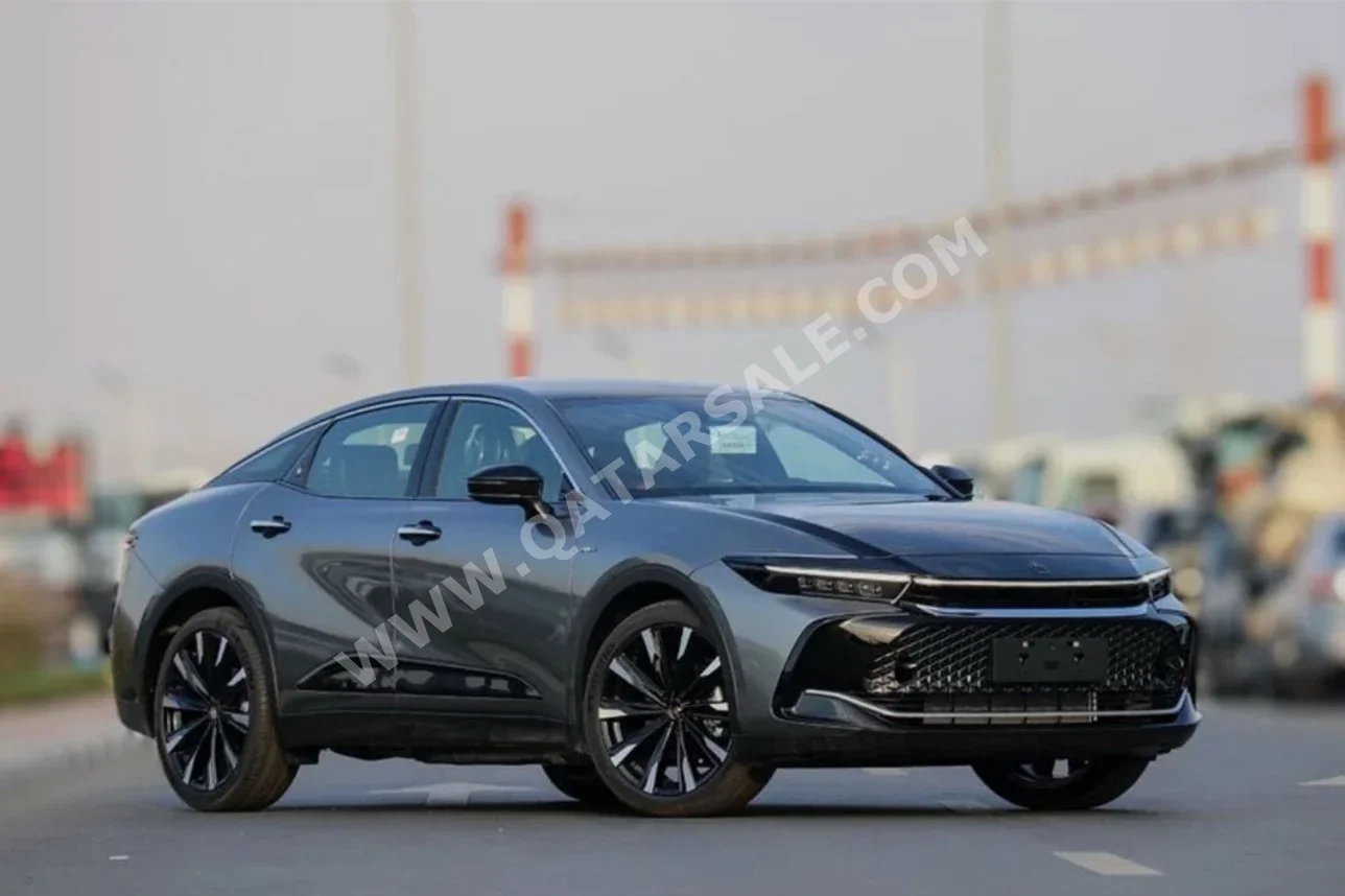 Toyota  Crown  Hybrid  2024  Automatic  31,000 Km  4 Cylinder  Four Wheel Drive (4WD)  Sedan  Gray and Black  With Warranty