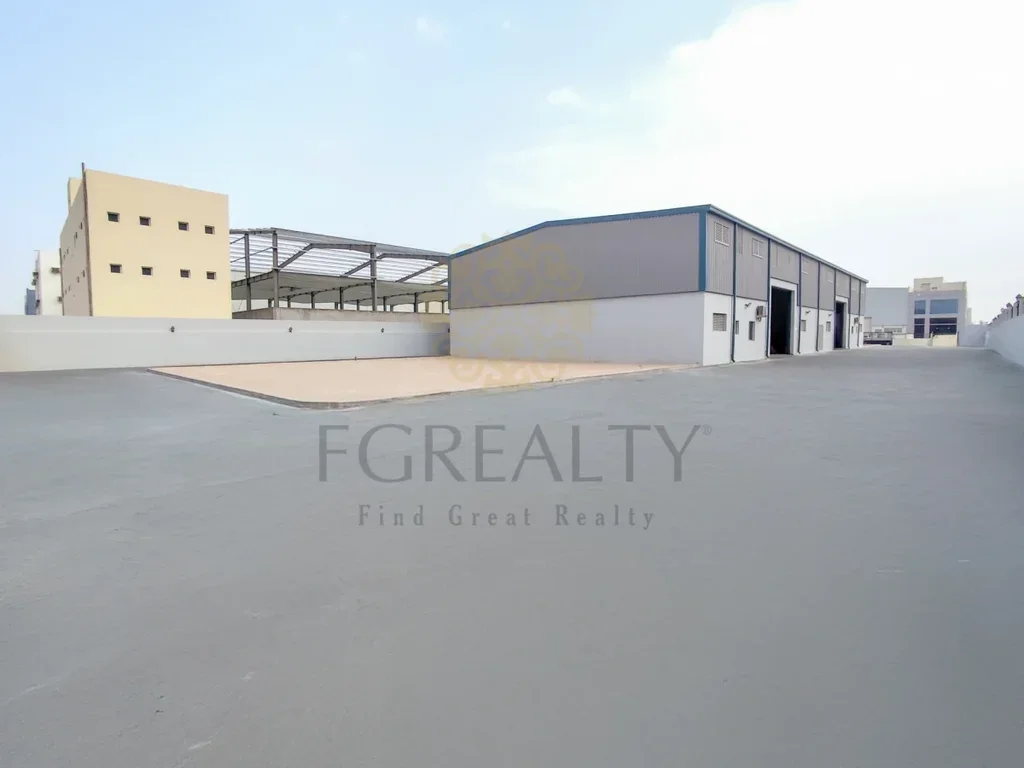 Warehouses & Stores - Al Wakrah  - Abu Sulba  -Area Size: 450 Square Meter