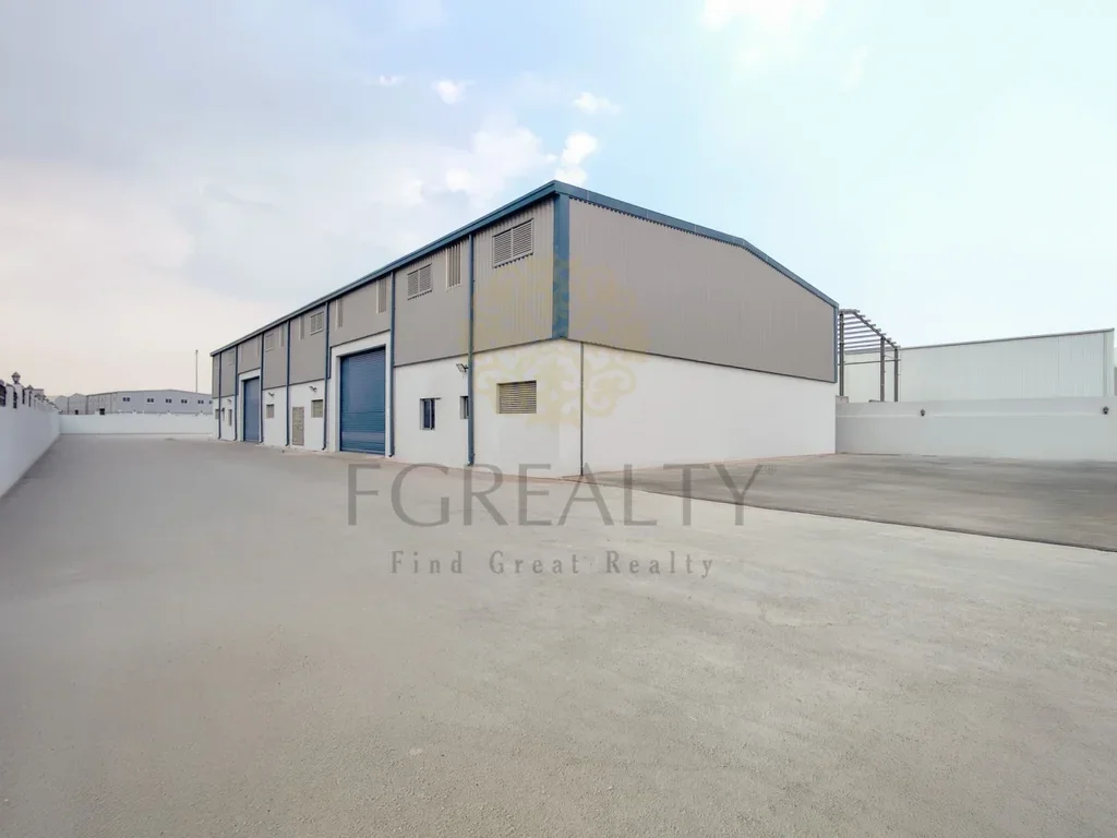 Warehouses & Stores - Al Wakrah  - Abu Sulba  -Area Size: 900 Square Meter