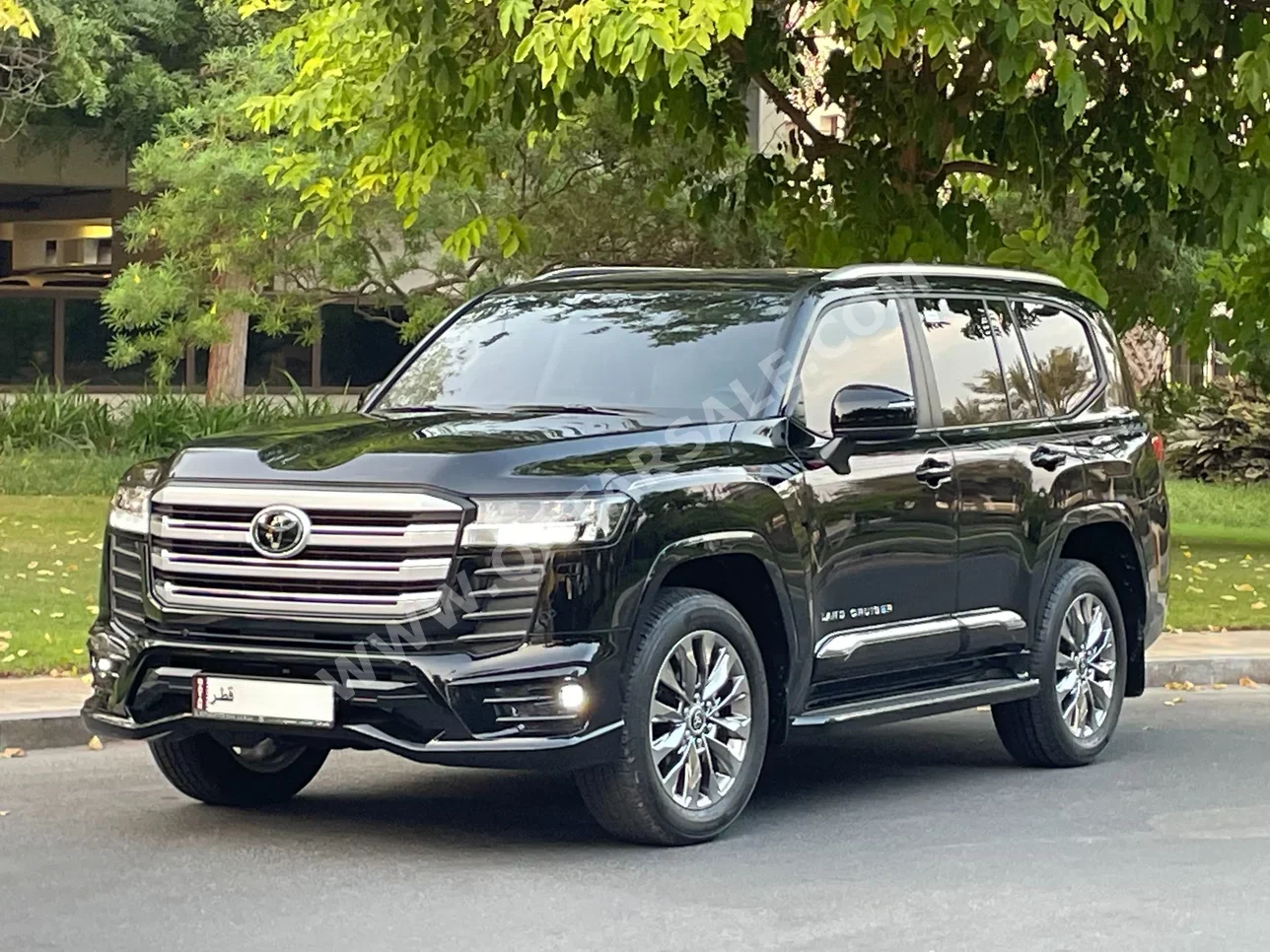 Toyota  Land Cruiser  GXR  2025  Automatic  500 Km  6 Cylinder  Four Wheel Drive (4WD)  SUV  Black  With Warranty