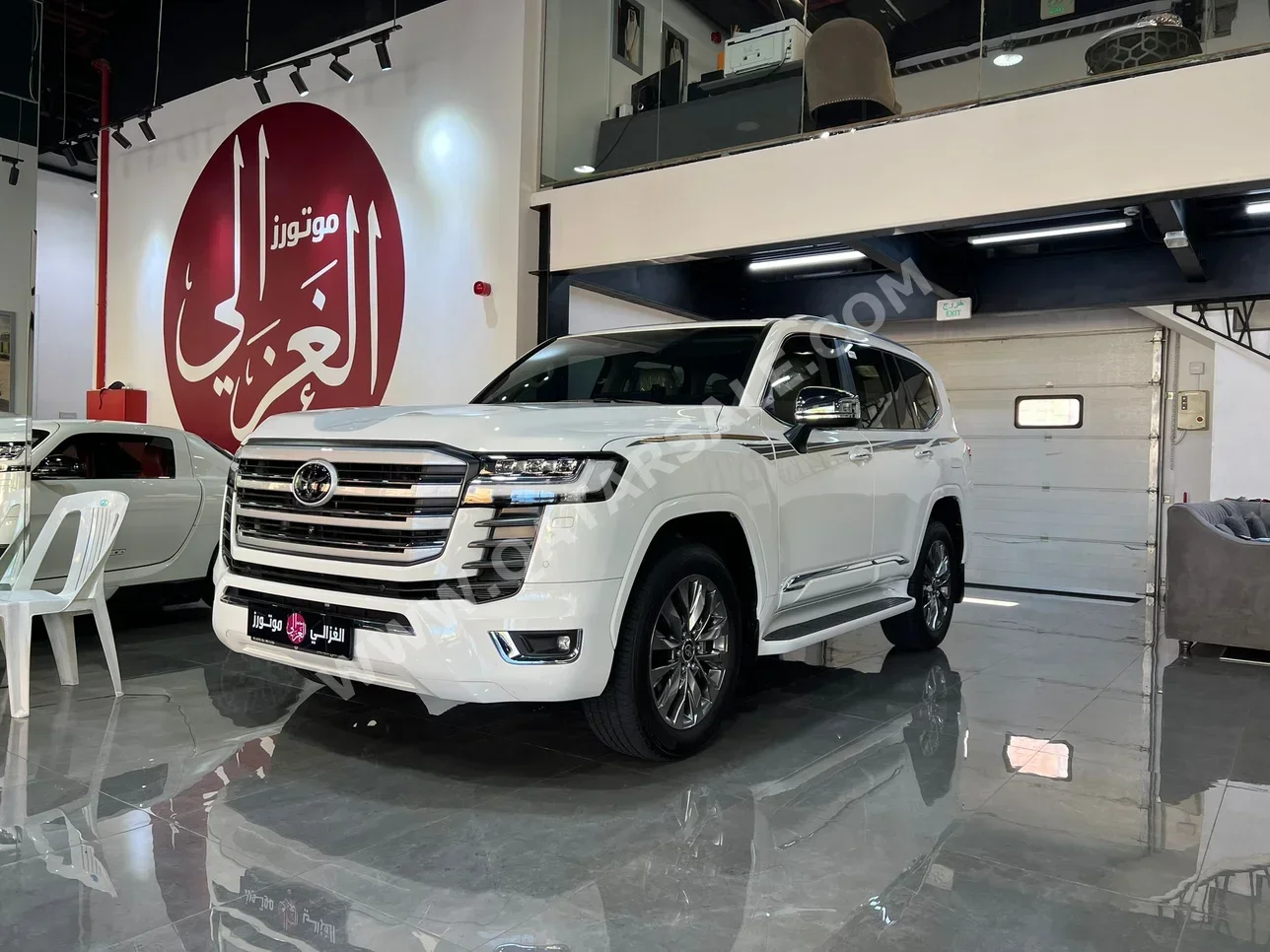 Toyota  Land Cruiser  VXR Twin Turbo  2024  Automatic  19,000 Km  6 Cylinder  Four Wheel Drive (4WD)  SUV  White  With Warranty