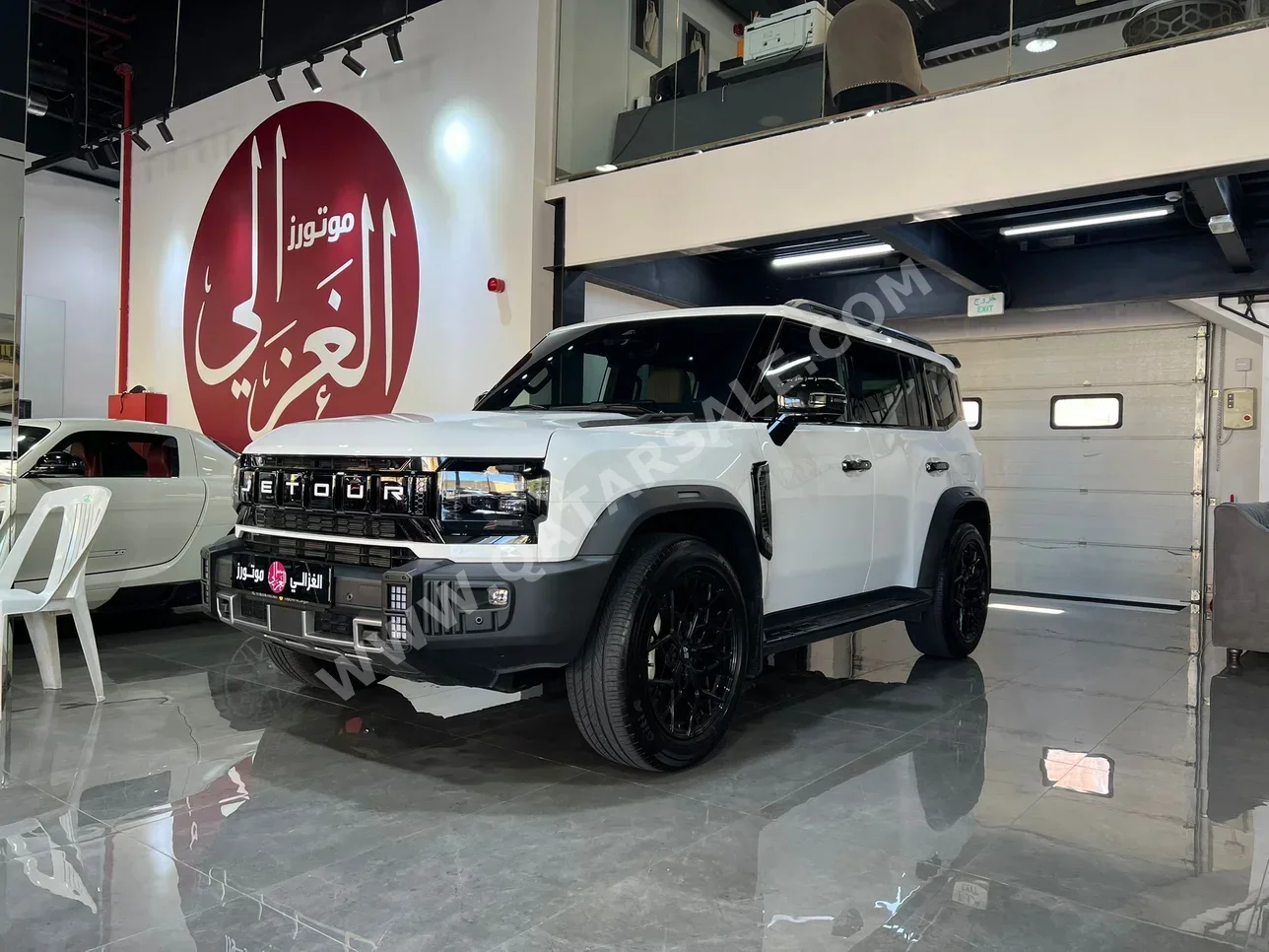 جيتور تي 2 لكجري 2025 اوتوماتيك 8,000 كم 4 سلندر دفع رباعي اس يو في أبيض تحت الضمان