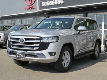 تويوتا لاند كروزر جي اكس ار 2024 اوتوماتيك 24,000 كم 6 سلندر دفع رباعي اس يو في فضي تحت الضمان