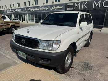 تويوتا  لاند كروزر  جي اكس  2000  عادي  438,000 كم  6 سلندر  دفع رباعي  اس يو في  أبيض