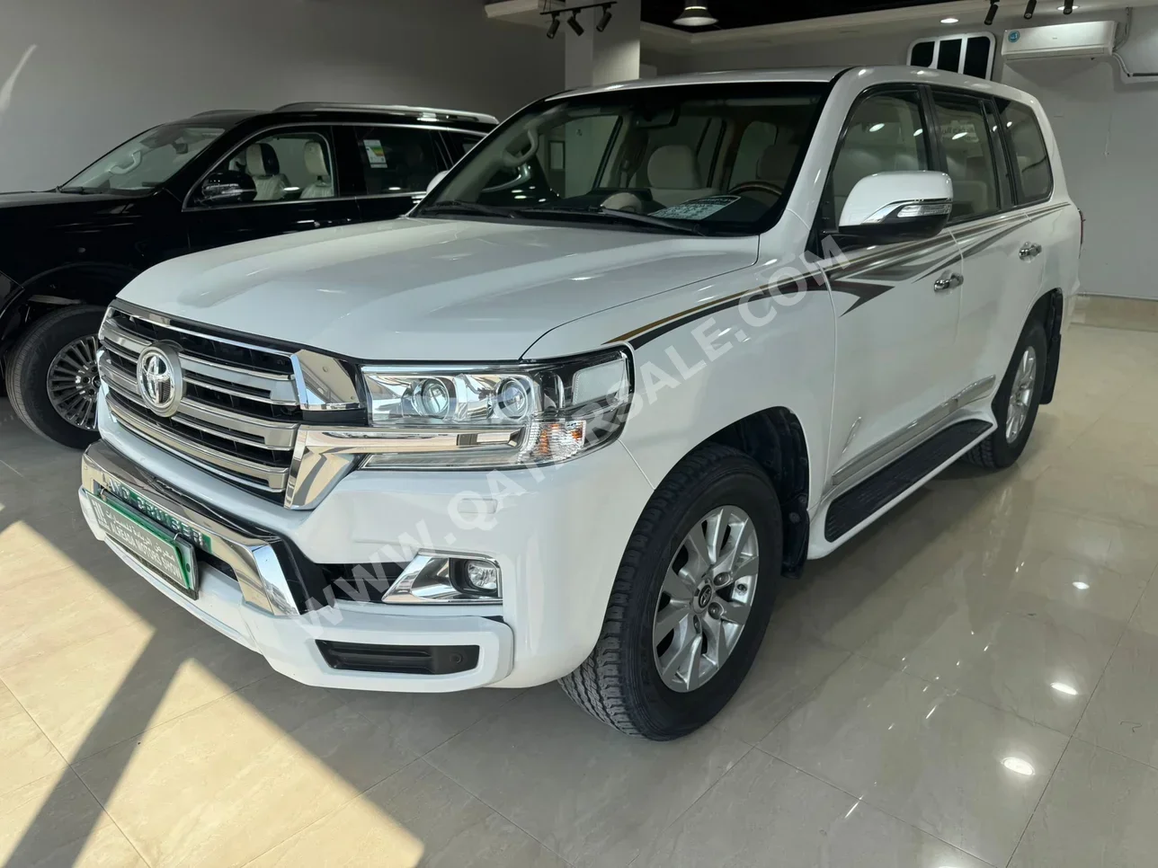 Toyota  Land Cruiser  GXR  2018  Automatic  137,000 Km  8 Cylinder  Four Wheel Drive (4WD)  SUV  White