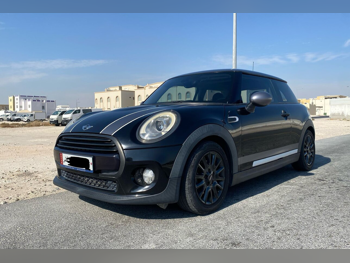 Mini  Cooper  2016  Automatic  155,000 Km  4 Cylinder  Front Wheel Drive (FWD)  Hatchback  Black