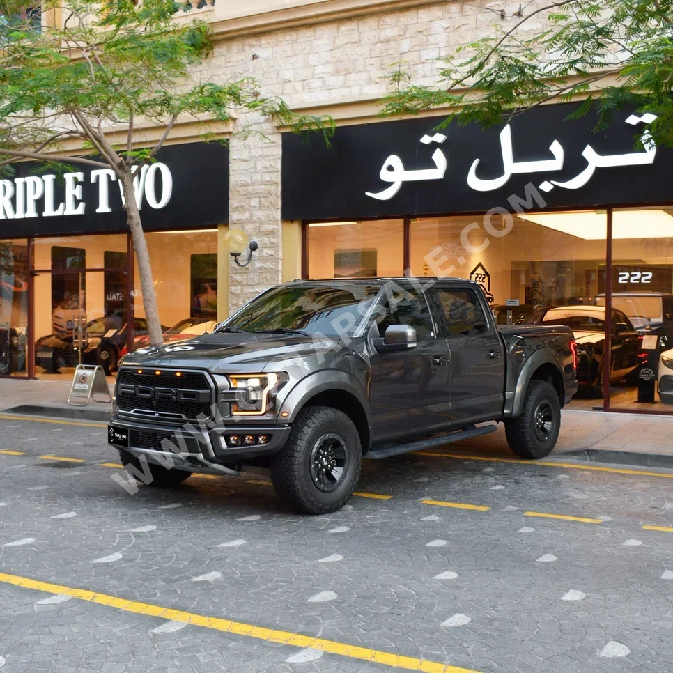 Ford  Raptor  2018  Automatic  33,440 Km  6 Cylinder  Four Wheel Drive (4WD)  Pick Up  Gray