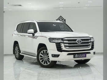 Toyota  Land Cruiser  GXR Twin Turbo  2022  Automatic  69,000 Km  6 Cylinder  Four Wheel Drive (4WD)  SUV  White
