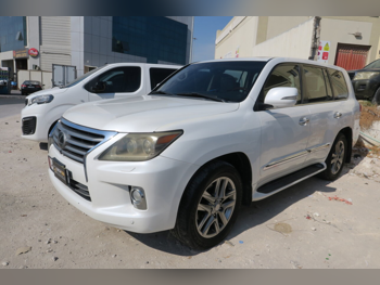 Lexus  LX  570  2013  Automatic  360,000 Km  8 Cylinder  Four Wheel Drive (4WD)  SUV  White