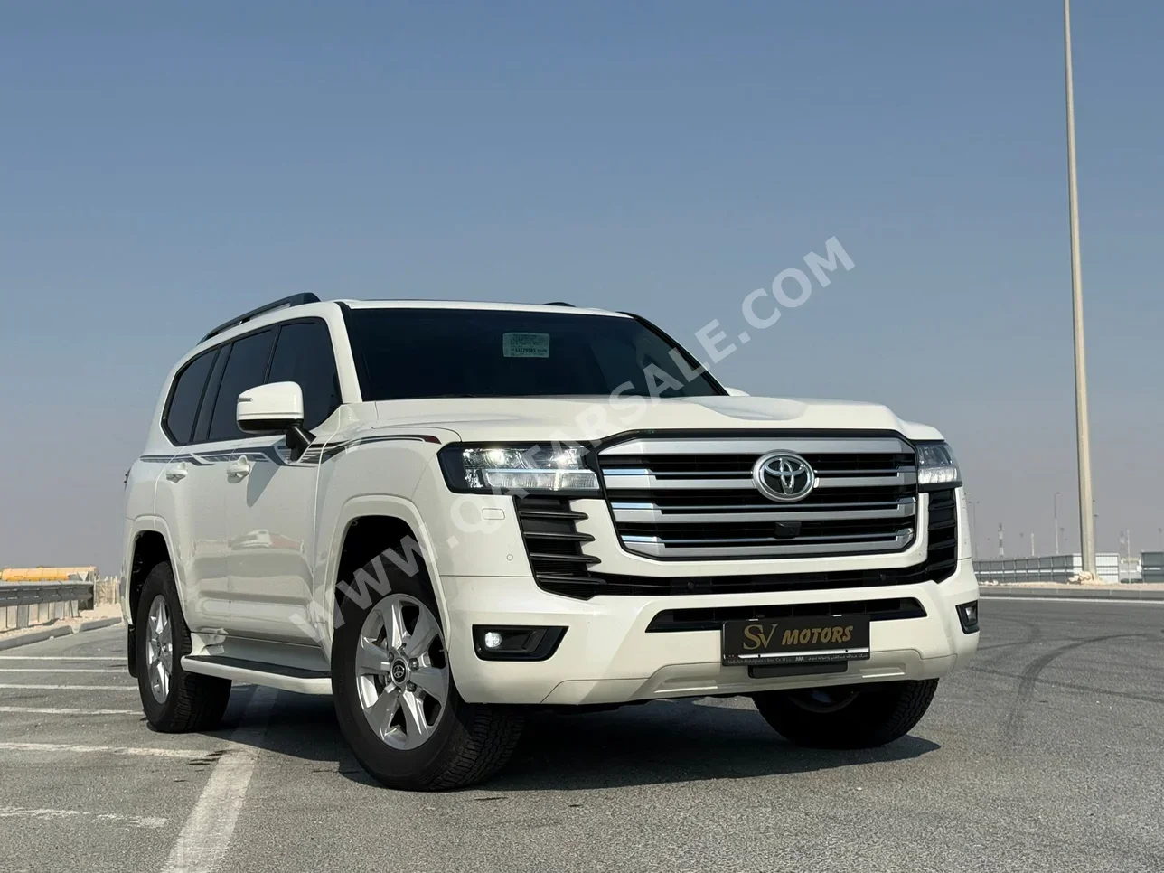 تويوتا  لاند كروزر  جي اكس ار توين توربو  2024  اوتوماتيك  25,000 كم  6 سلندر  دفع رباعي  اس يو في  أبيض  تحت الضمان