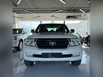 تويوتا لاند كروزر جي اكس ار 2009 اوتوماتيك 530,000 كم 8 سلندر دفع رباعي اس يو في أبيض