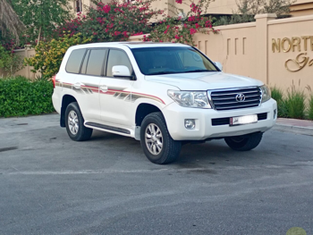 Toyota  Land Cruiser  GX  2012  Automatic  275,000 Km  6 Cylinder  Four Wheel Drive (4WD)  SUV  White