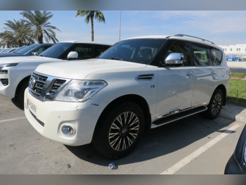 نيسان باترول بلاتنيوم 2014 اوتوماتيك 350,000 كم 8 سلندر دفع رباعي اس يو في أبيض