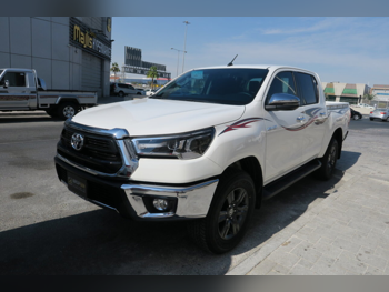Toyota  Hilux  2025  Automatic  200 Km  4 Cylinder  Four Wheel Drive (4WD)  Pick Up  White  With Warranty