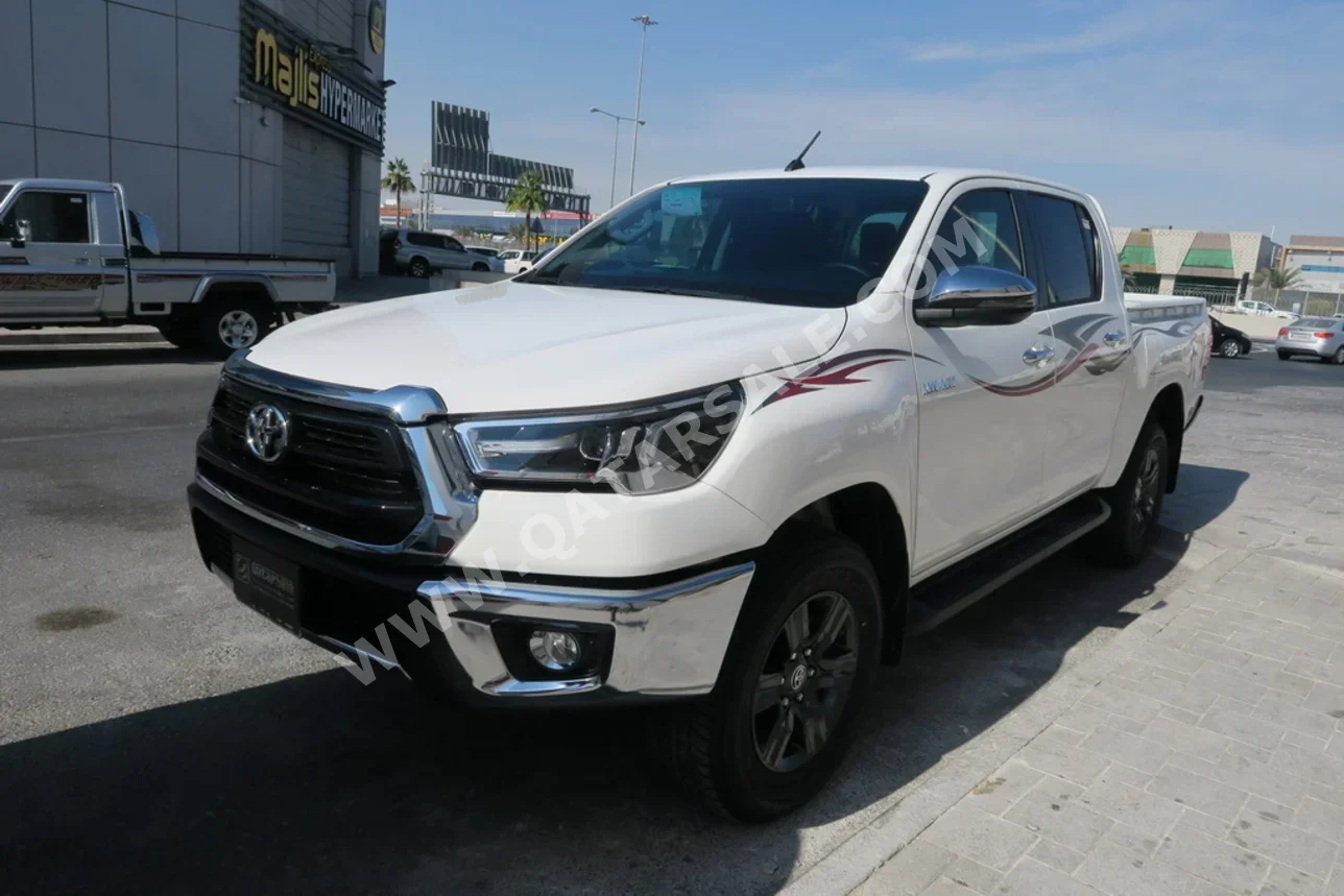 Toyota Hilux 2025 Automatic 200 Km 4 Cylinder Four Wheel Drive (4WD) Pick Up White With Warranty