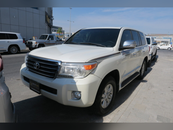 تويوتا  لاند كروزر  جي اكس ار  2012  اوتوماتيك  442,000 كم  8 سلندر  دفع رباعي  اس يو في  أبيض لؤلؤي