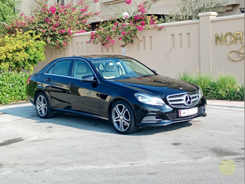 Mercedes-Benz E-Class 200 2016 Automatic 80,000 Km 4 Cylinder Rear Wheel Drive (RWD) Sedan Black