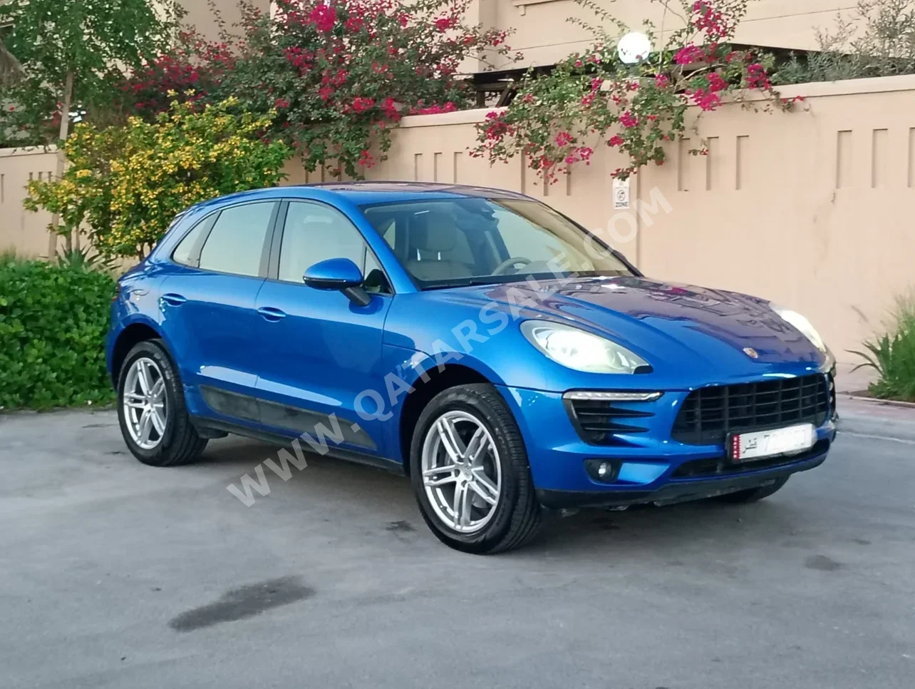 بورش ماكان 2017 اوتوماتيك 200,000 كم 6 سلندر دفع رباعي اس يو في ازرق