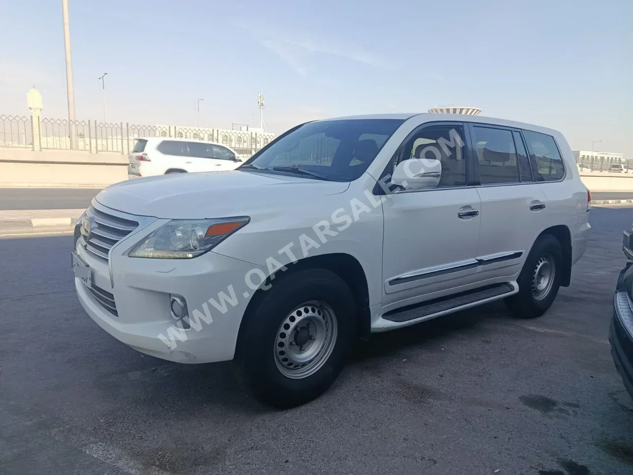 Lexus LX 570 2013 Automatic 278,000 Km 8 Cylinder Four Wheel Drive (4WD) SUV White
