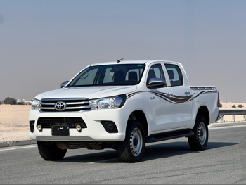 Toyota  Hilux  SR5  2019  Automatic  72,000 Km  4 Cylinder  Four Wheel Drive (4WD)  Pick Up  White