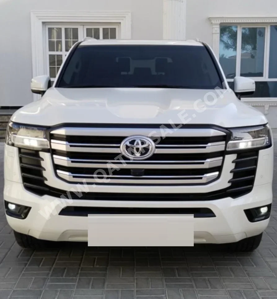 Toyota  Land Cruiser  GXR Twin Turbo  2022  Automatic  99,000 Km  6 Cylinder  Four Wheel Drive (4WD)  SUV  White