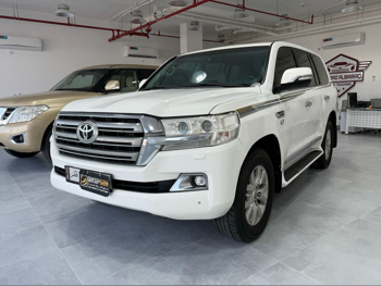 Toyota  Land Cruiser  VXR  2021  Automatic  265,000 Km  8 Cylinder  Four Wheel Drive (4WD)  SUV  White