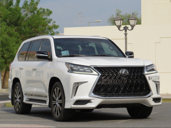 Lexus  LX  570 S  2018  Automatic  164,000 Km  8 Cylinder  Four Wheel Drive (4WD)  SUV  White