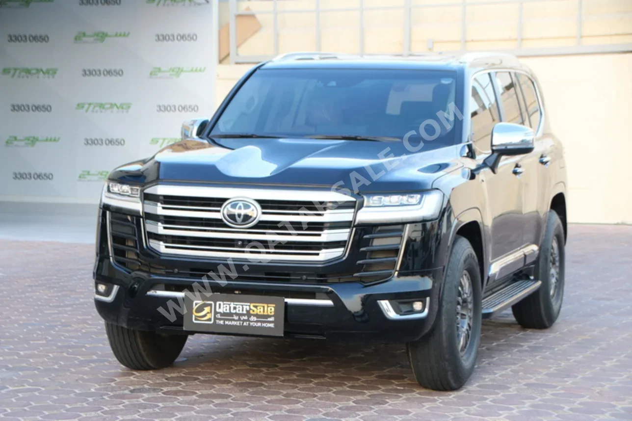 Toyota  Land Cruiser  VXR Twin Turbo  2024  Automatic  54,000 Km  6 Cylinder  Four Wheel Drive (4WD)  SUV  Black  With Warranty