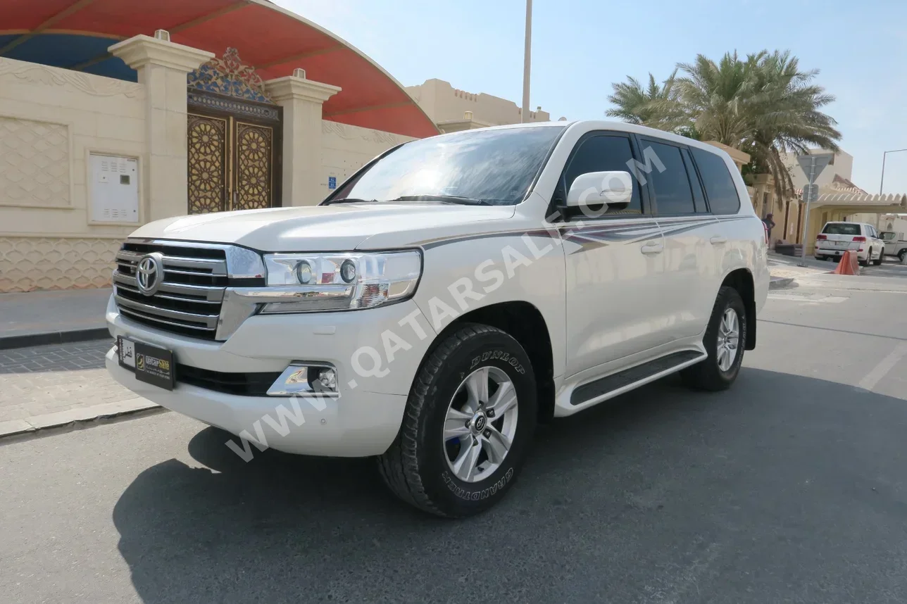 Toyota  Land Cruiser  GXR  2018  Automatic  187,000 Km  6 Cylinder  Four Wheel Drive (4WD)  SUV  White