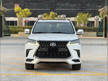 لكزس ال اكس 570 اس بلاك ايديشن 2020 اوتوماتيك 73,000 كم 8 سلندر دفع رباعي اس يو في أبيض