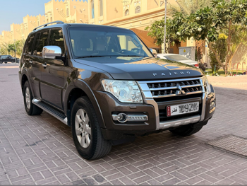Mitsubishi  Pajero  3.5  2018  Automatic  90,000 Km  6 Cylinder  Four Wheel Drive (4WD)  SUV  Dark Brown