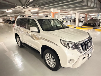 تويوتا برادو تي اكس ال 2016 اوتوماتيك 82,000 كم 6 سلندر دفع رباعي اس يو في أبيض