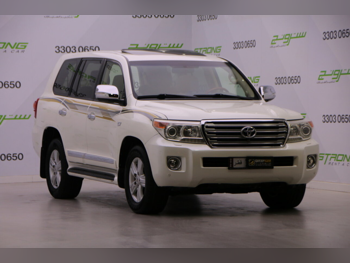 تويوتا  لاند كروزر  في اكس ار  2014  اوتوماتيك  300,000 كم  8 سلندر  دفع رباعي  اس يو في  أبيض