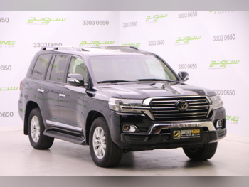 تويوتا  لاند كروزر  جي اكس ار بلاك اديشن  2017  اوتوماتيك  307,000 كم  8 سلندر  دفع رباعي  اس يو في  أسود