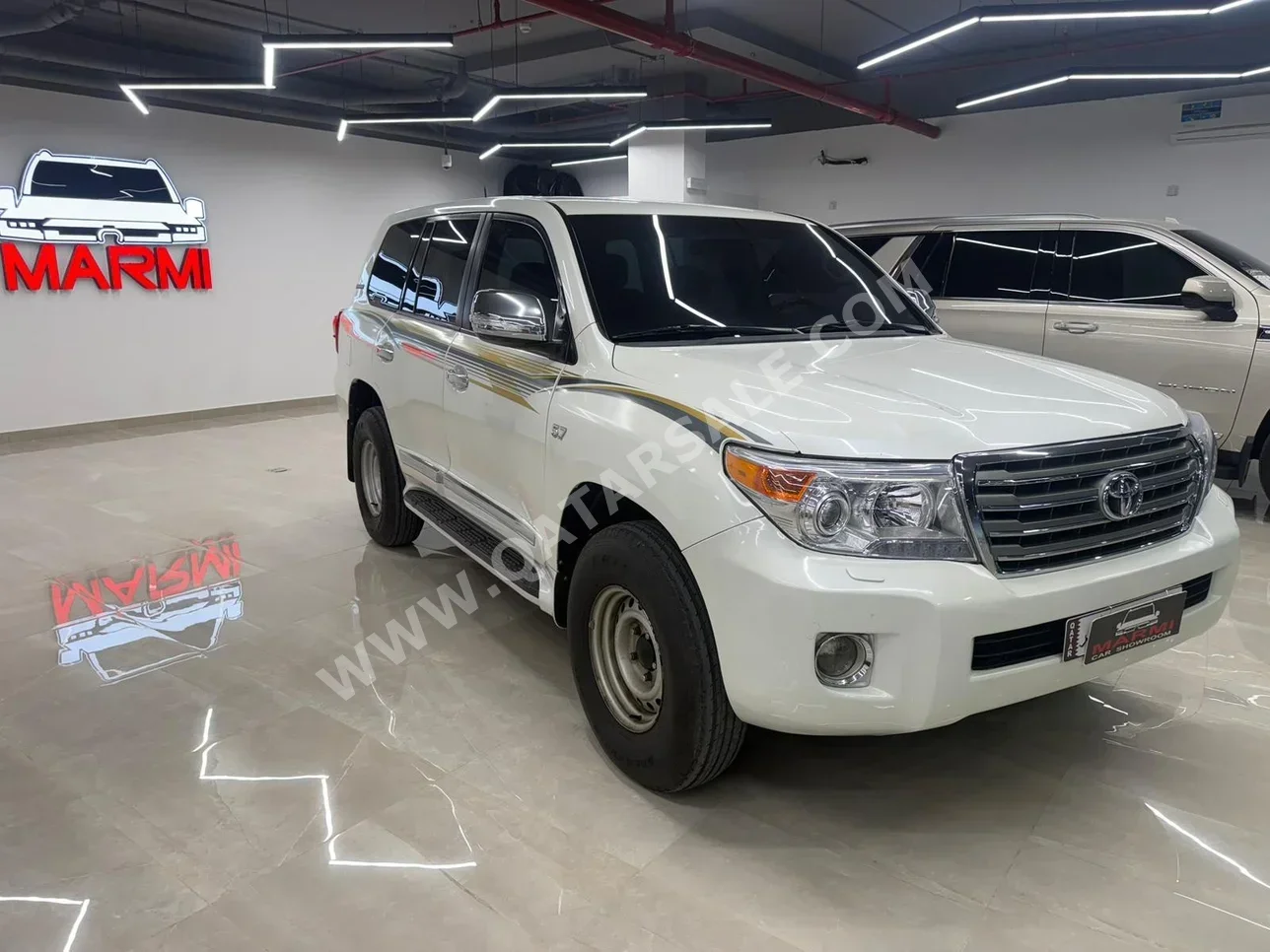 Toyota  Land Cruiser  GXR  2009  Automatic  305,000 Km  6 Cylinder  Four Wheel Drive (4WD)  SUV  White